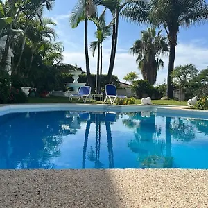 https://villa-famosa.tenerifehoteles.net