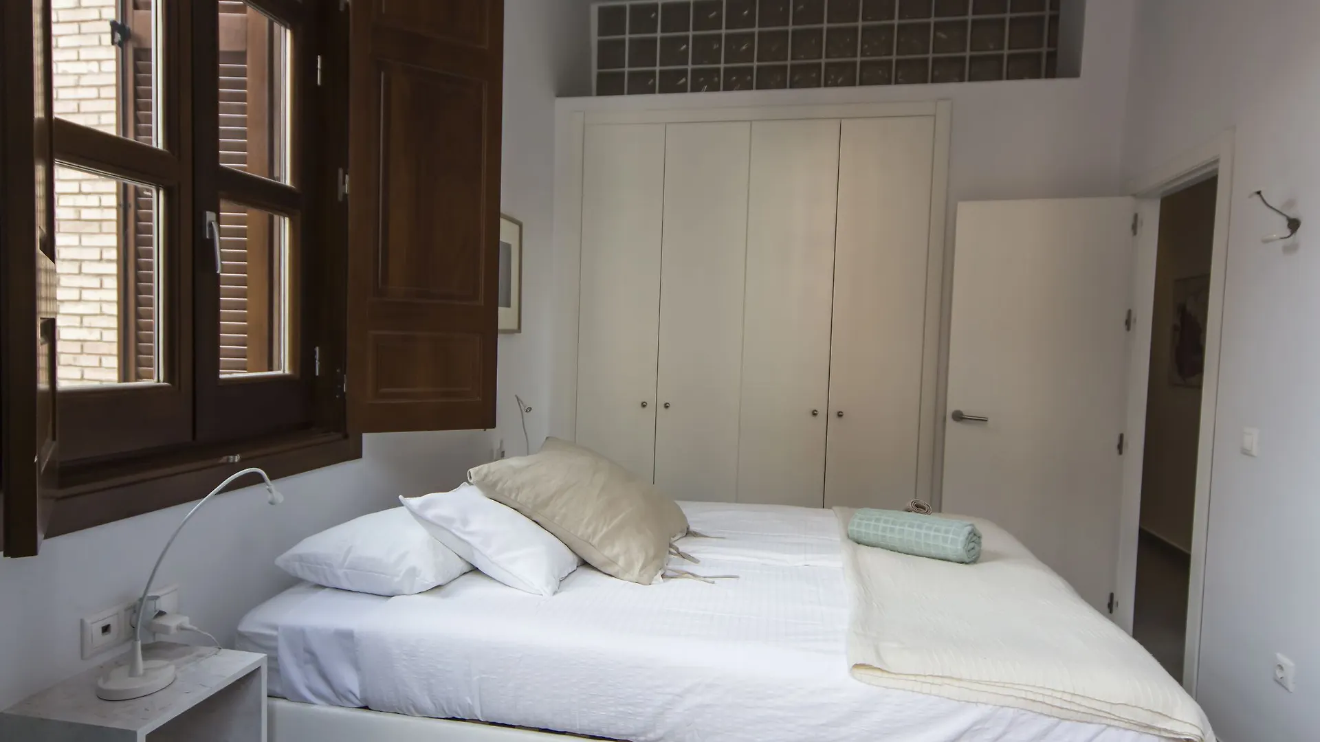 Apartamentos Malaga Picasso Апартаменты